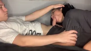 Gostosa dando a bucetona tarada mamando o pau do branquinho bem dotado