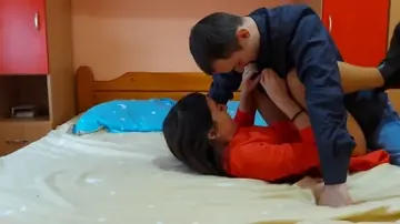 Bucetinha gostosaa comendo a boceta apertada da novinha no motel